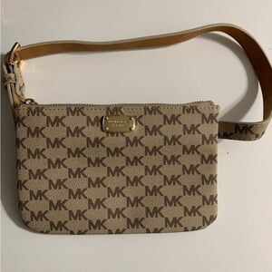 NEW MICHAEL KORS BELT BAG